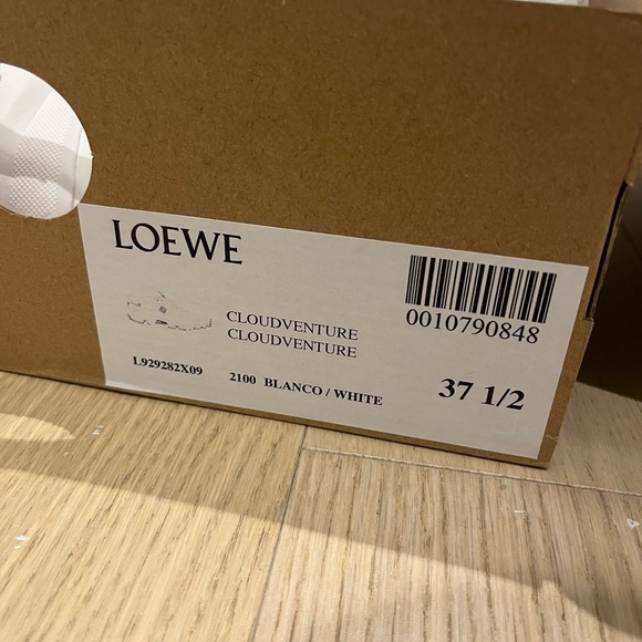 On Running x Loewe Cloudventure - Picture 8 of 11